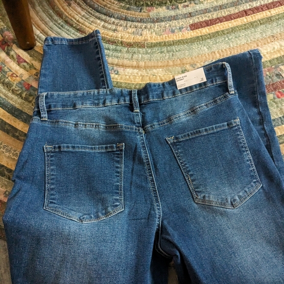 Rue 21 jeans - Picture 2 of 2